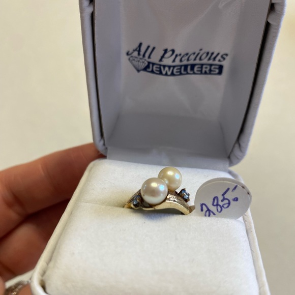 Vintage Double Pearl and Topaz 10k Ring - Size 7 - Picture 2 of 6